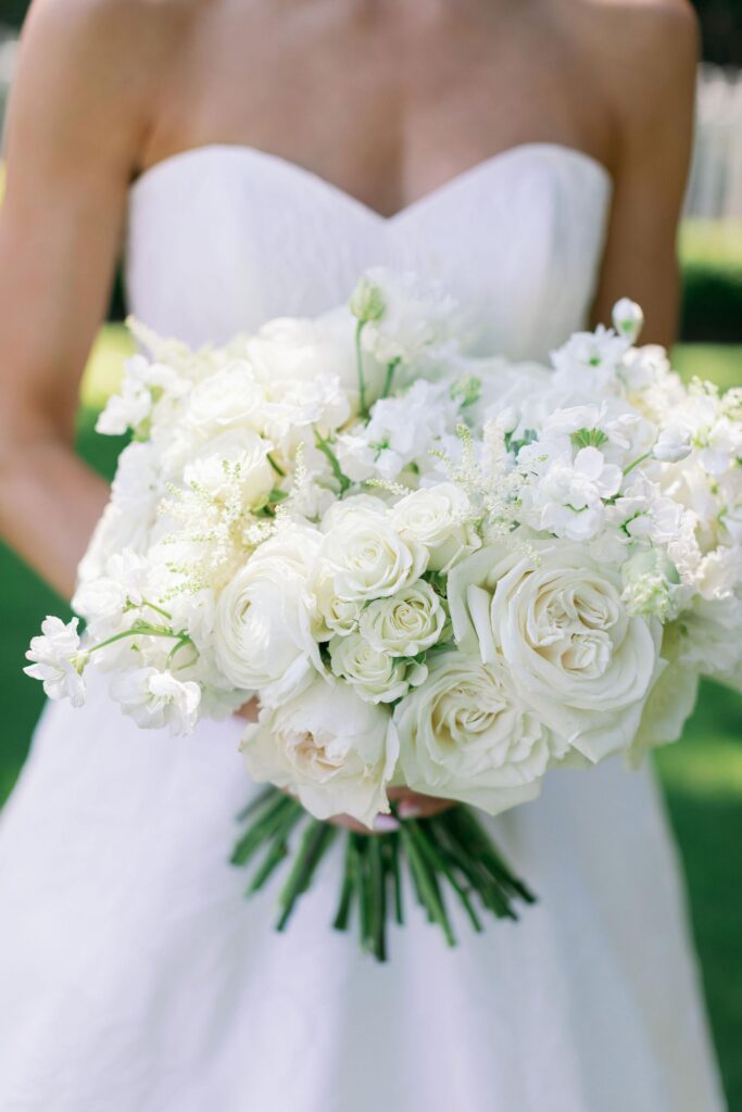 Close up of classic white bouquet at Greenfield Farm in Alpharetta
